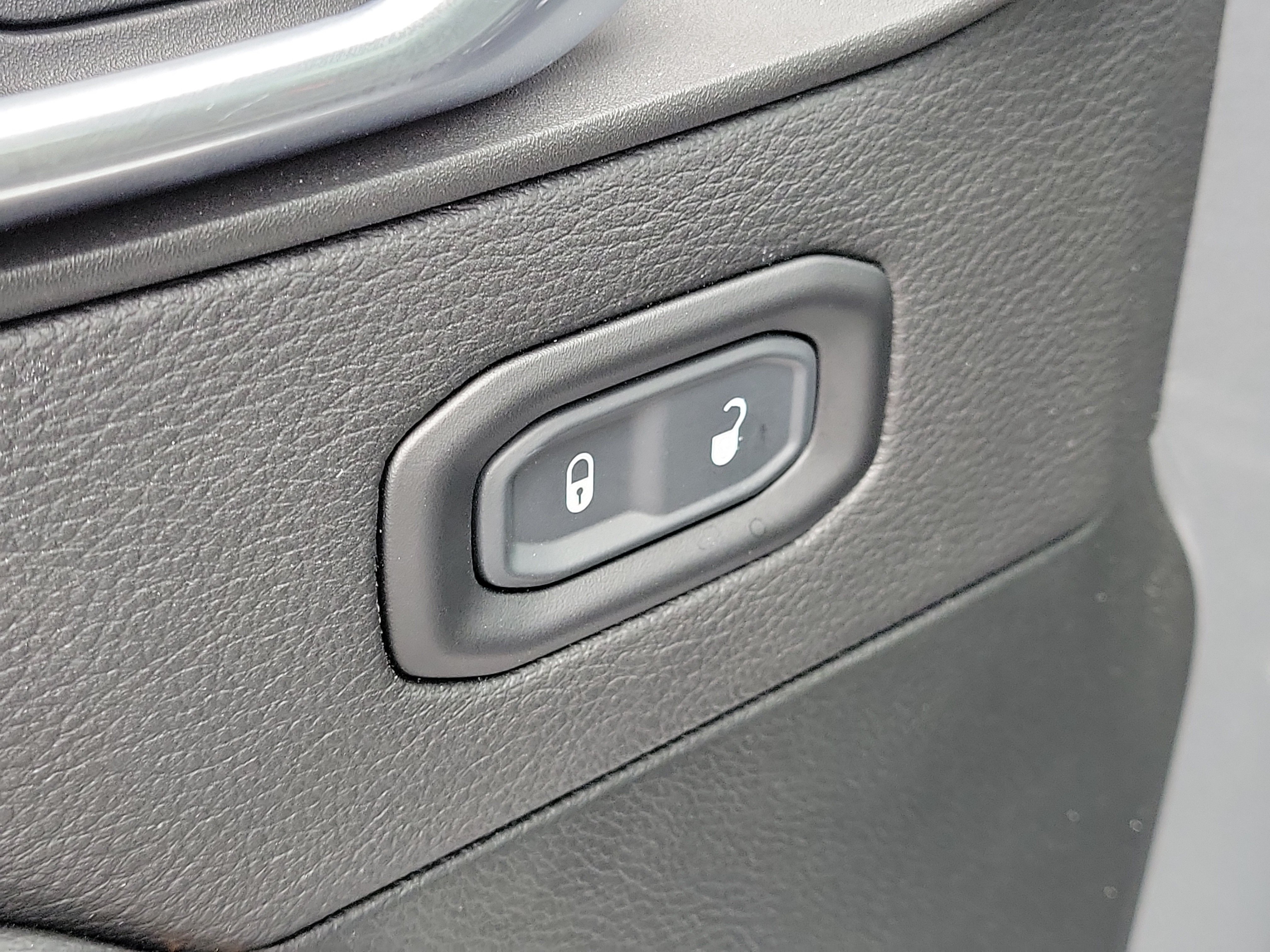 Used 2021 Jeep Wrangler Unlimited Sahara AWD/4WD image 19