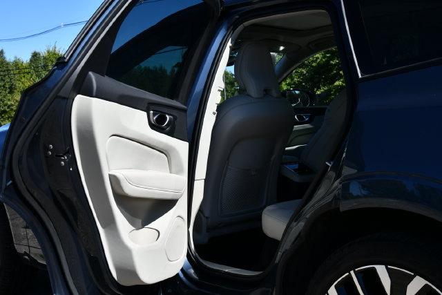 Certified 2026 Volvo XC60 B5 Ultra AWD/4WD image 19