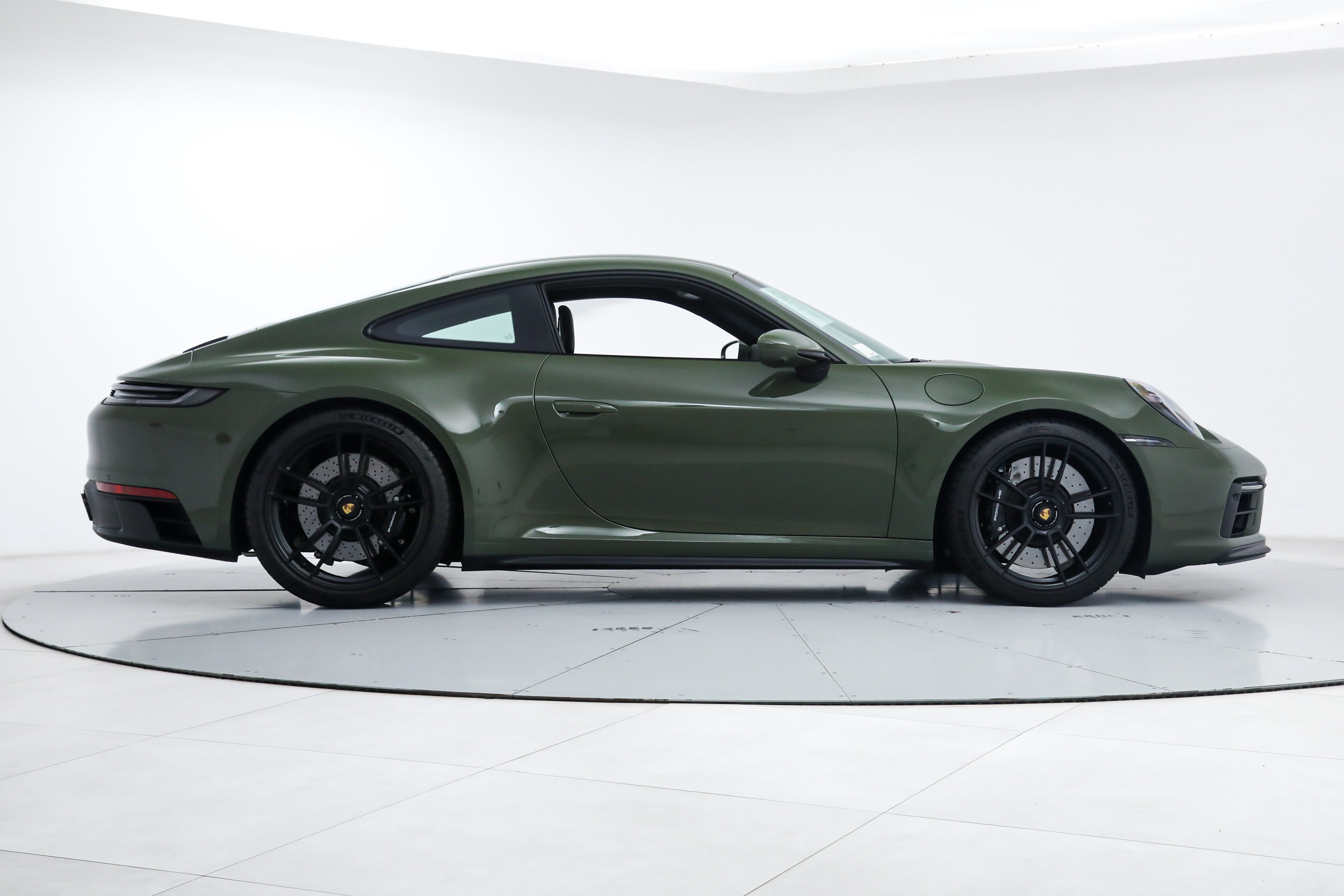 Used 2024 Porsche 911 GTS Coupe image 6