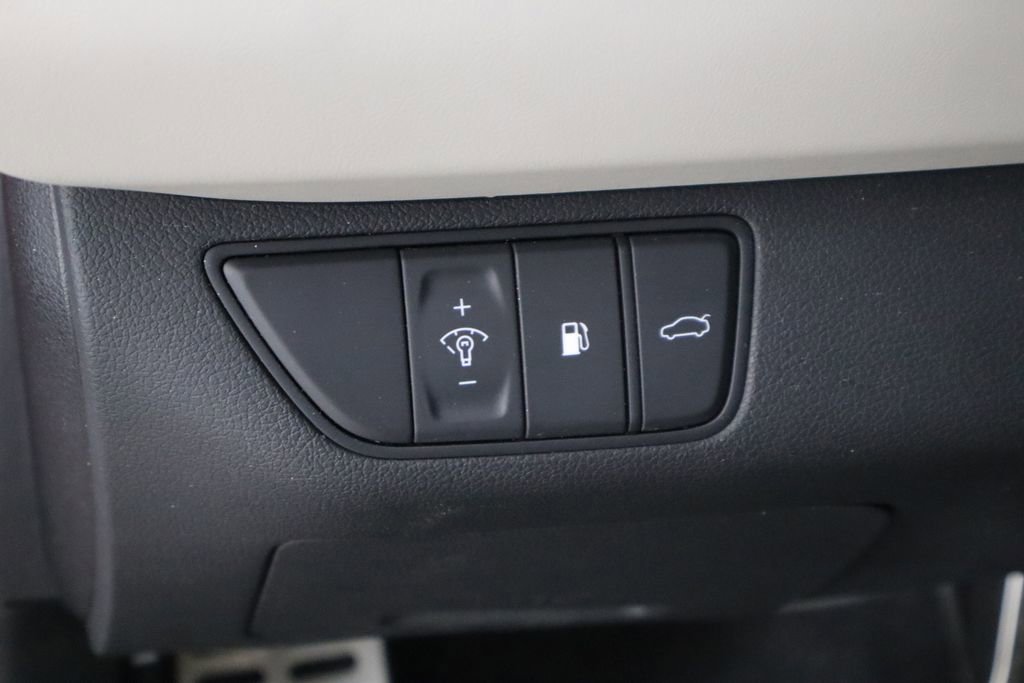 Used 2022 Genesis G70 3.3T image 24