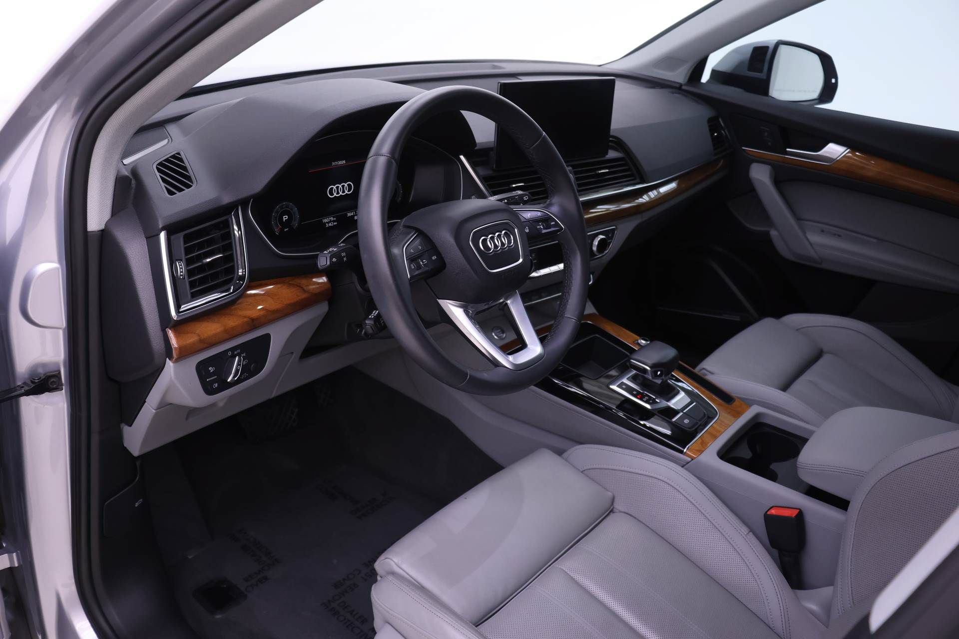 Certified 2023 Audi Q5 2.0T Premium Plus w/ Premium Plus Package AWD/4WD image 6
