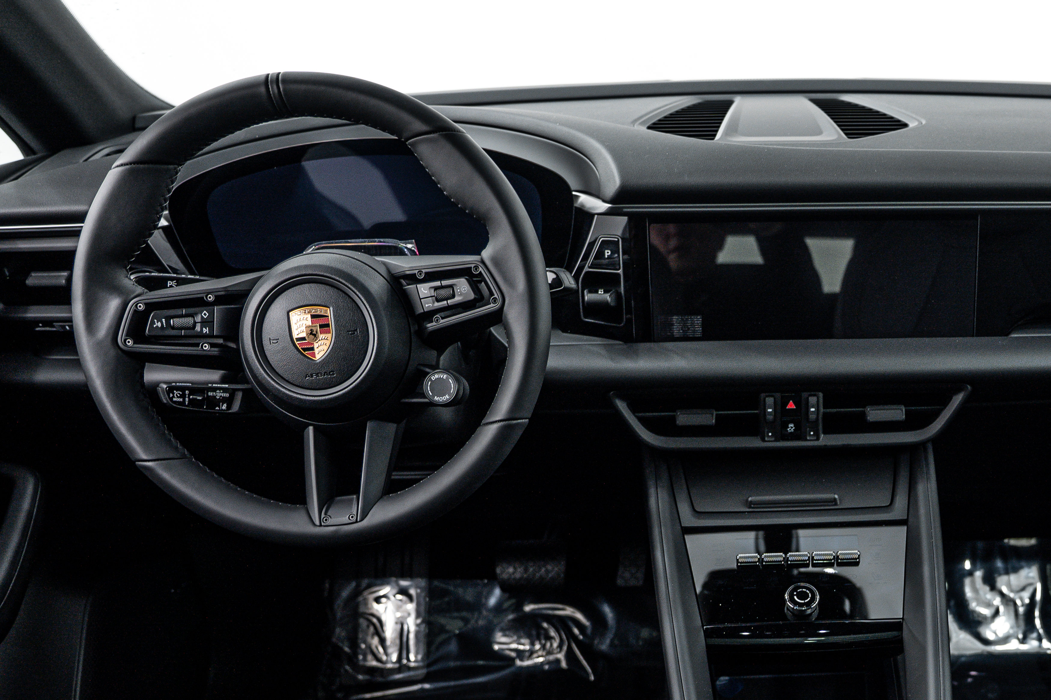 New 2026 Porsche Macan 4 Electric AWD/4WD image 26
