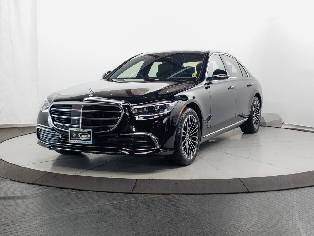 Used 2024 Mercedes-Benz S 580e 4MATIC Sedan image 3