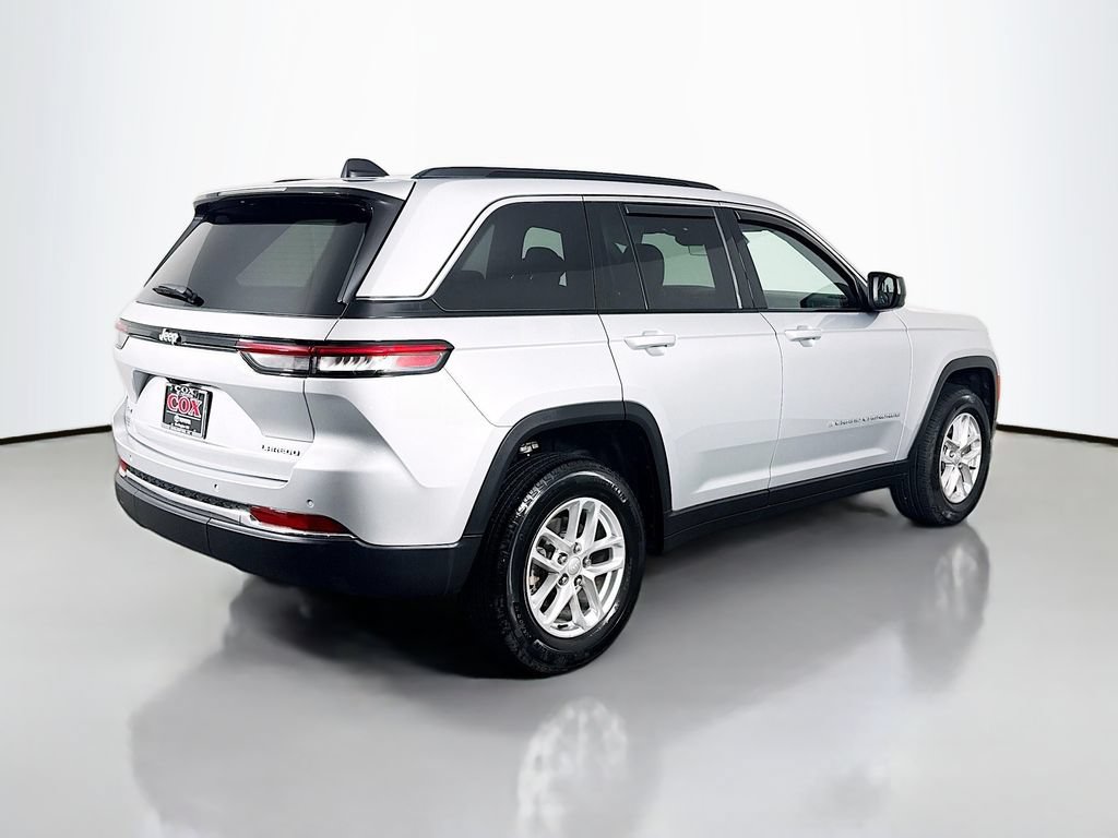 Used 2025 Jeep Grand Cherokee Laredo X w/ Luxury Tech Group I AWD/4WD image 5