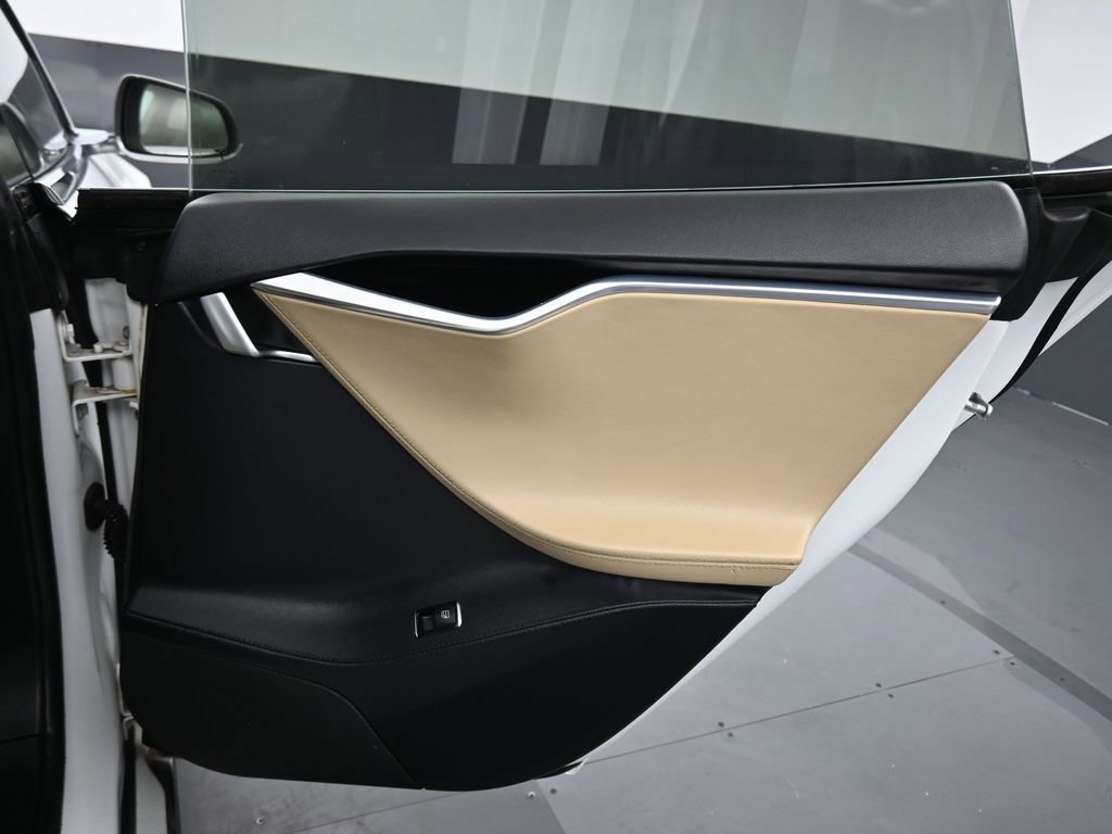 Used 2013 Tesla Model S Performance image 28