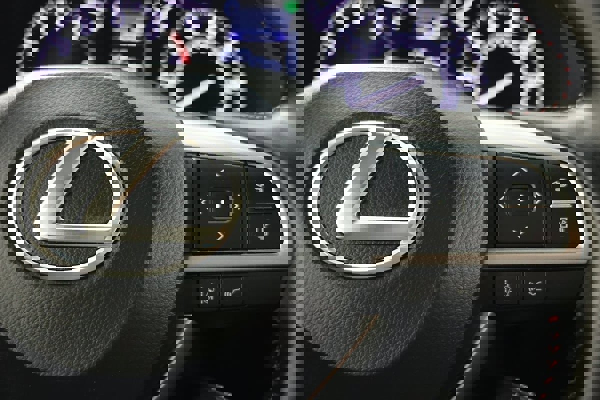 Used 2023 Lexus GX 460 Luxury w/ Sport Design Package image 32