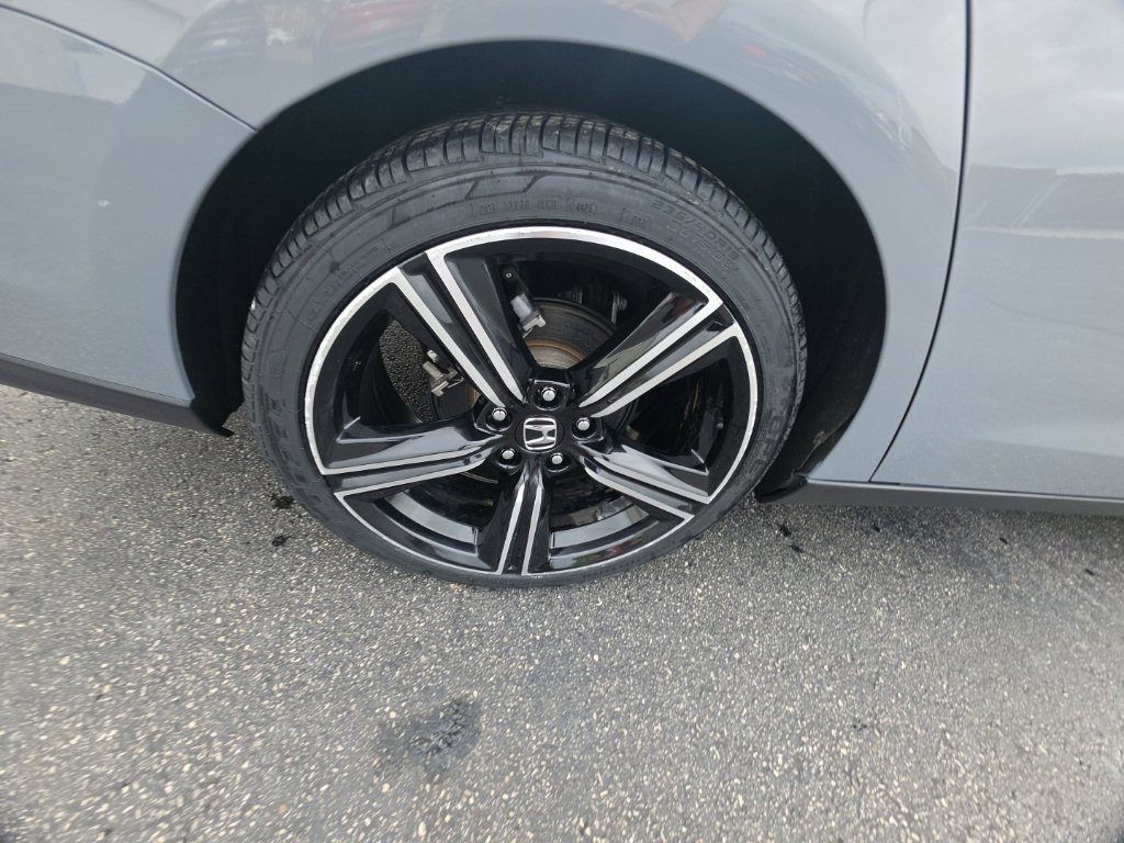 Used 2024 Honda Accord Sport image 10