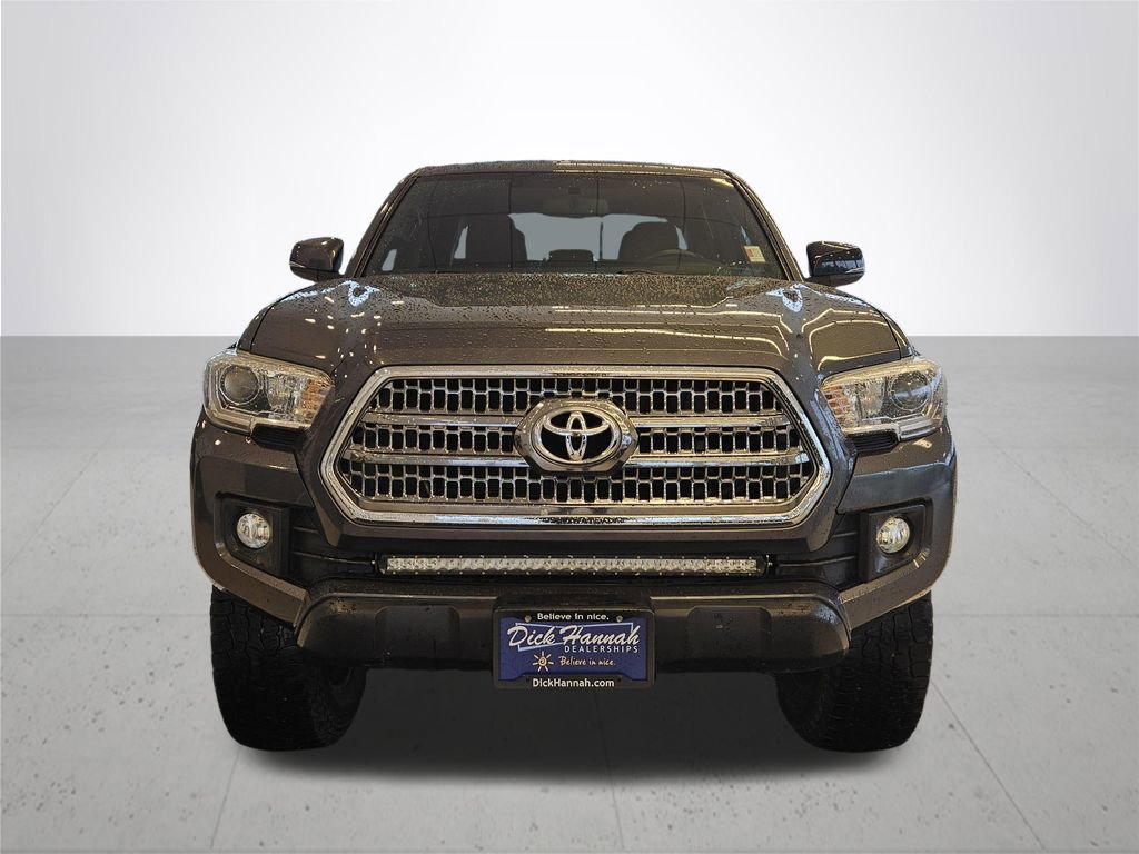 Used 2017 Toyota Tacoma TRD Off-Road w/ Tow Package (A/T) image 3