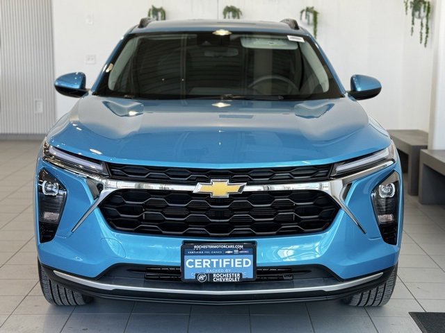 Used 2025 Chevrolet Trax LT image 32