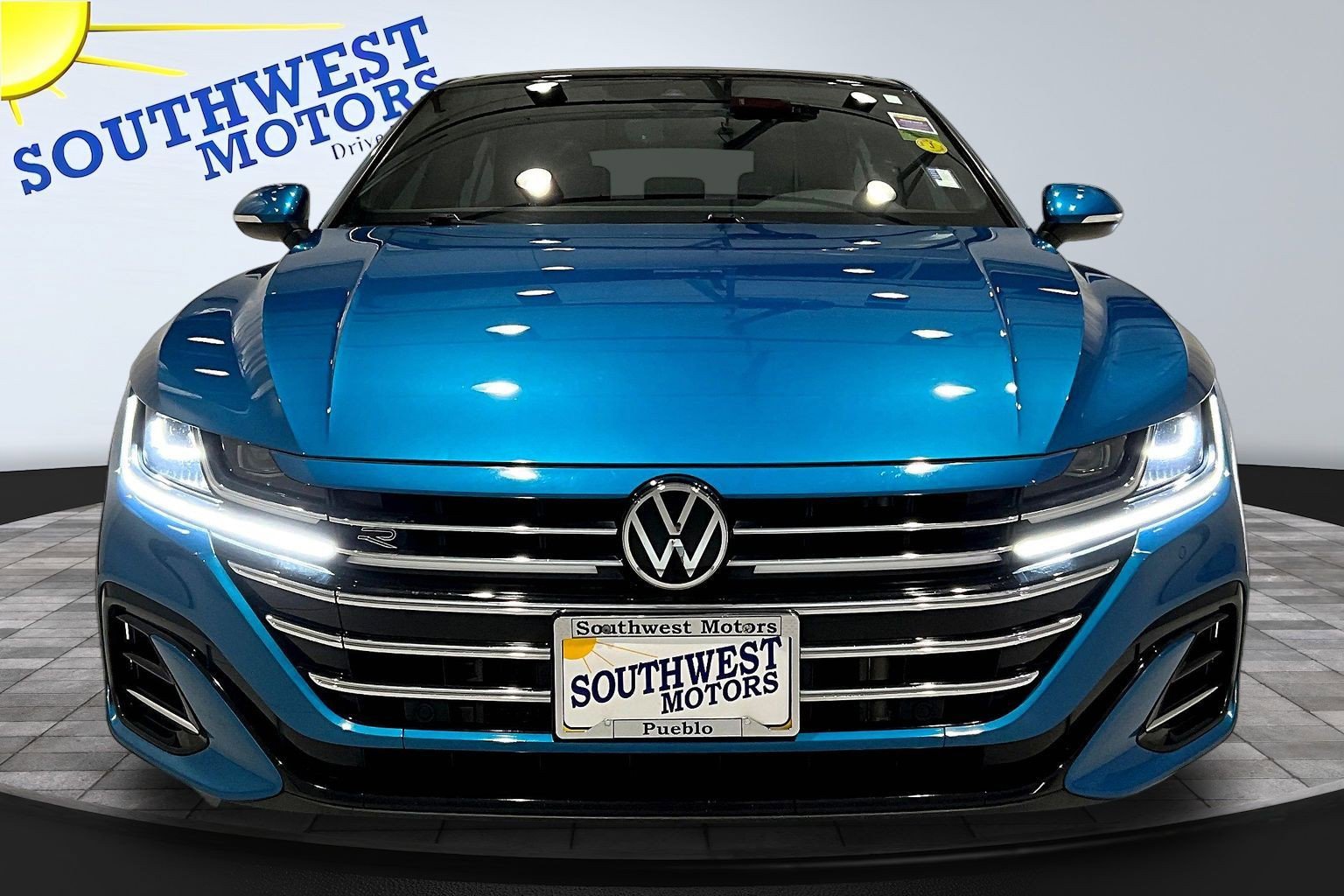 Used 2023 Volkswagen Arteon SEL AWD/4WD image 2