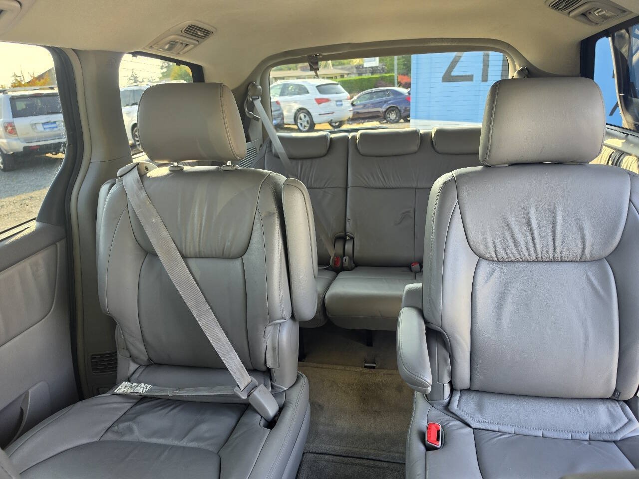 Used 2004 Toyota Sienna XLE w/ XLE Pkg 12 FWD image 14