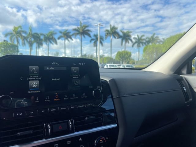 Used 2025 Nissan Pathfinder SL w/ Black Appearance Package image 43