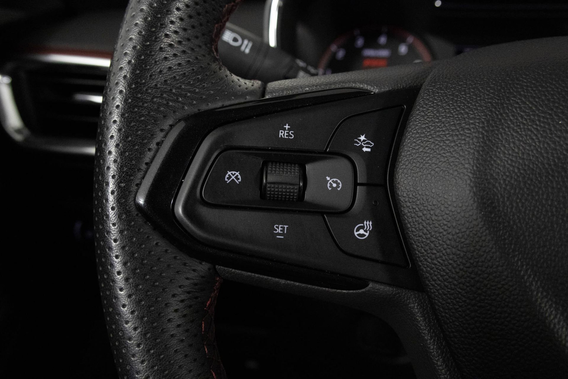 Used 2023 Chevrolet TrailBlazer RS FWD image 30