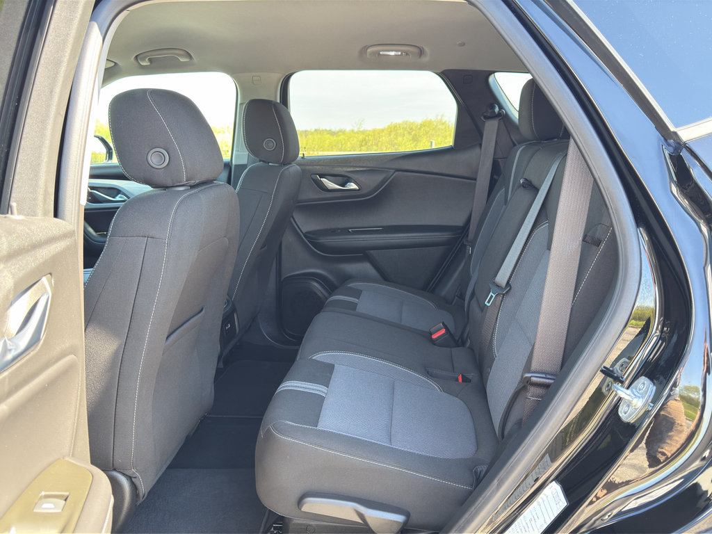 Used 2025 Chevrolet Blazer LT AWD/4WD image 34