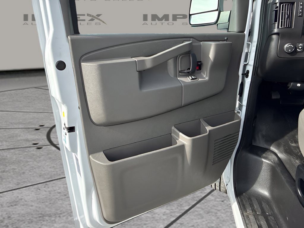 Used 2024 Chevrolet Express 3500 LS RWD image 19