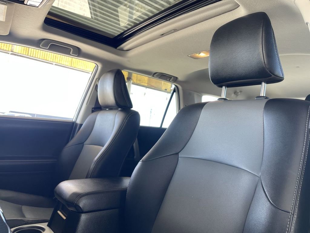 Used 2022 Toyota 4Runner SR5 Premium w/ Moonroof Package AWD/4WD image 19
