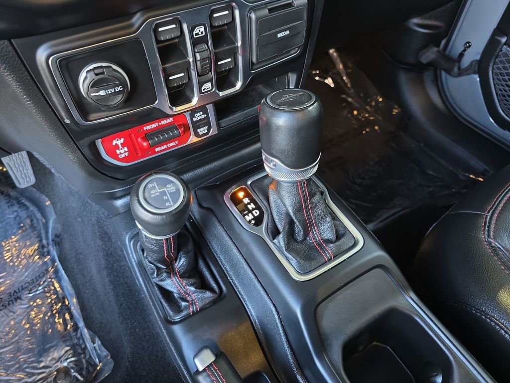 Used 2023 Jeep Gladiator Rubicon w/ Cold Weather Group image 19