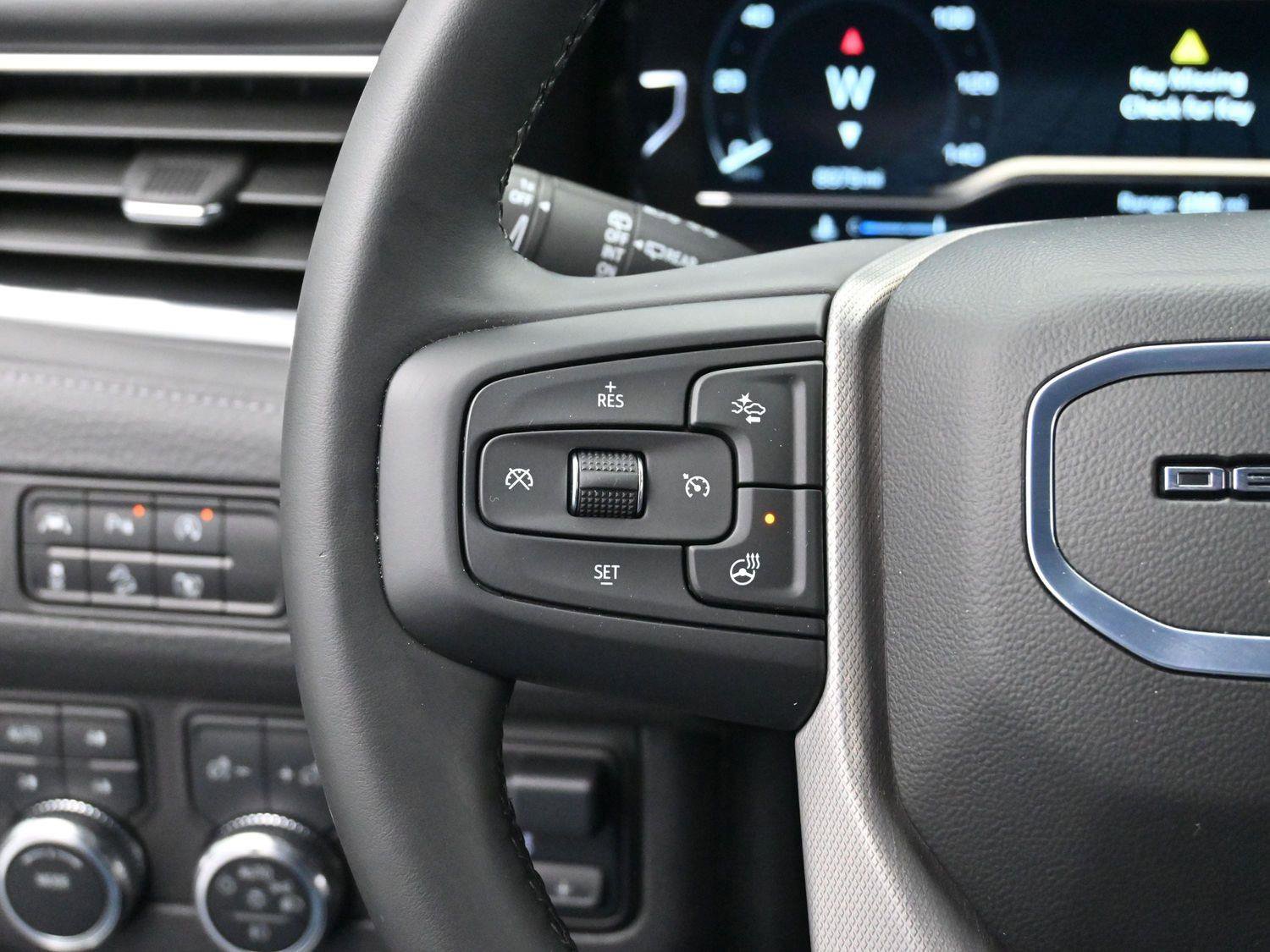 Used 2024 GMC Yukon XL Denali w/ Max Trailering Package image 17