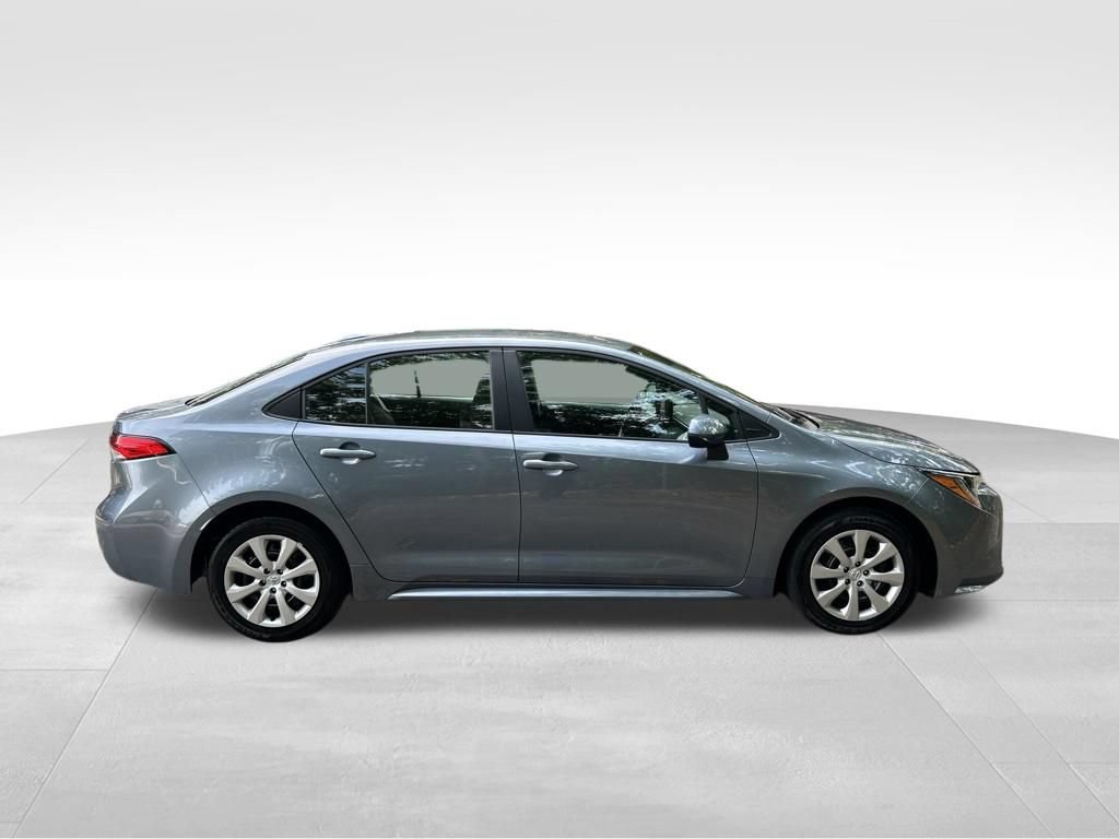 Used 2025 Toyota Corolla LE FWD image 7