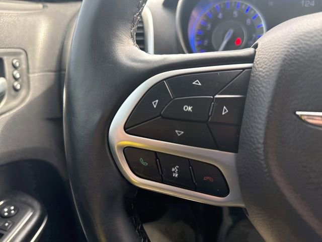 Used 2018 Chrysler 300 Limited RWD image 25