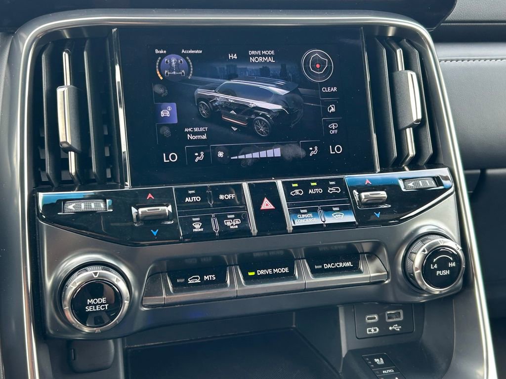 Used 2024 Lexus LX 600 F Sport image 40