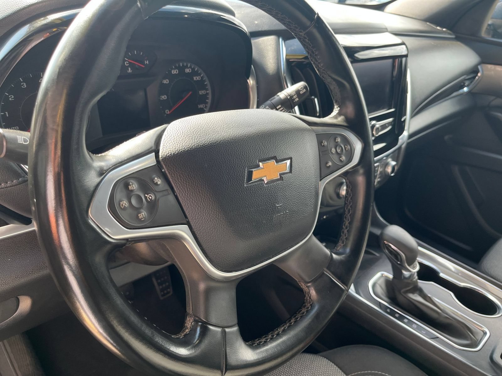 Used 2023 Chevrolet Traverse LT FWD image 34