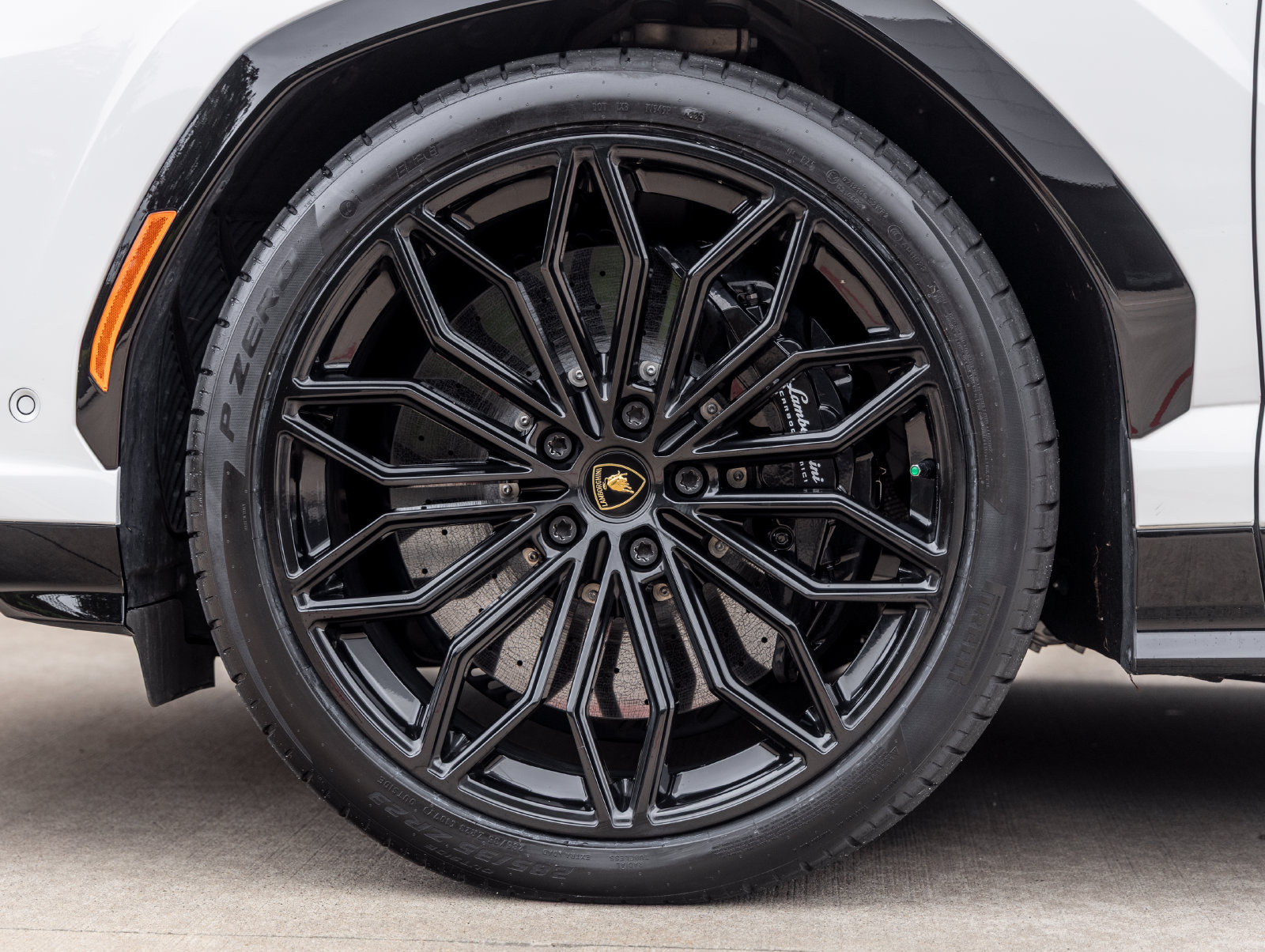 Used 2025 Lamborghini Urus S AWD/4WD image 13