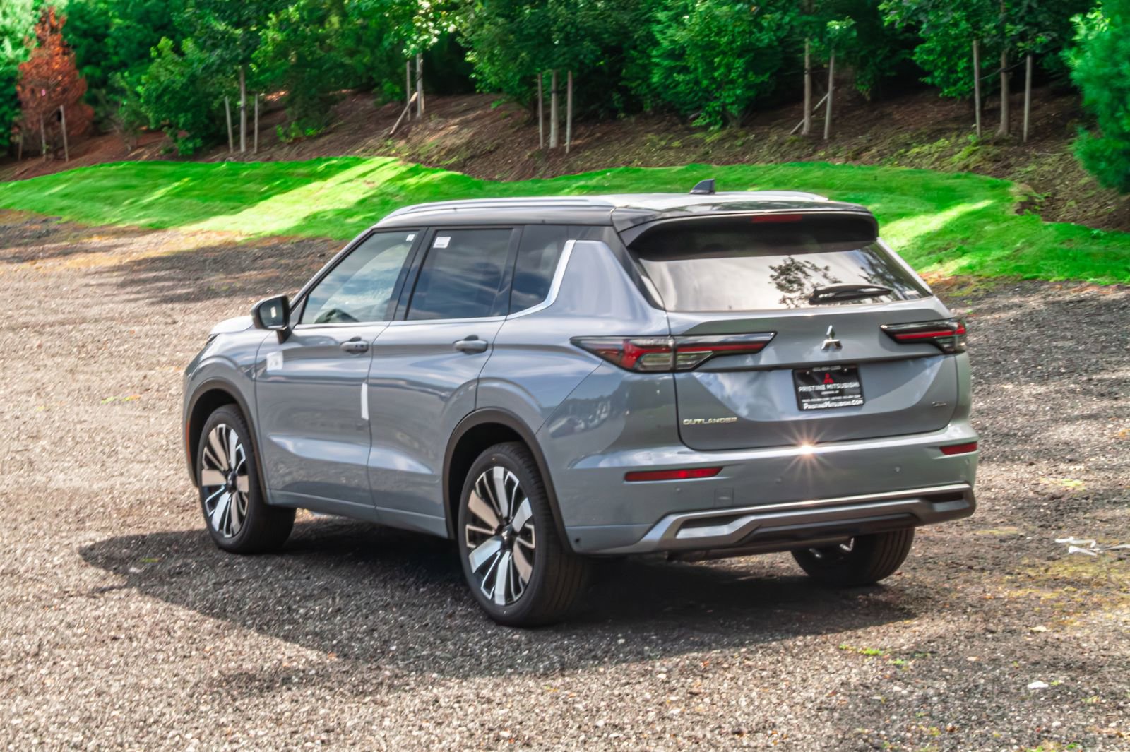 New 2025 Mitsubishi Outlander SEL image 6