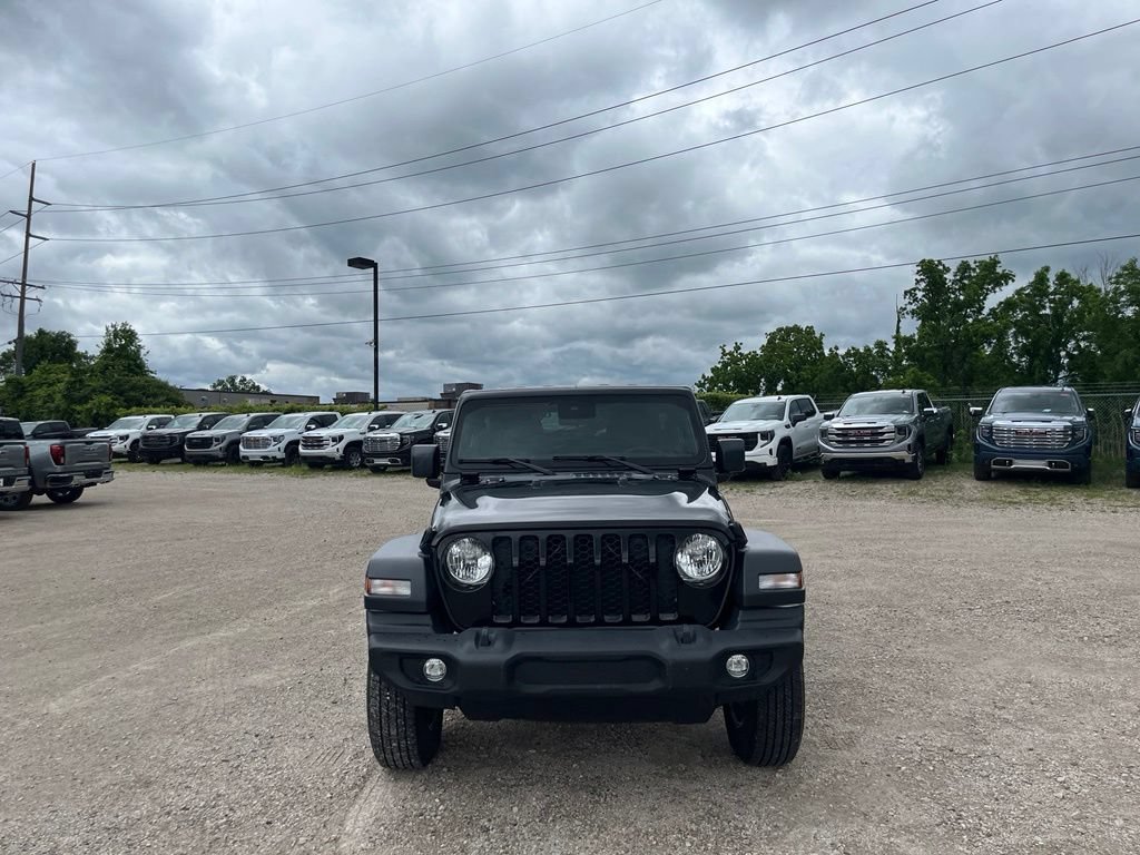 Used 2024 Jeep Wrangler Unlimited Sport AWD/4WD image 3