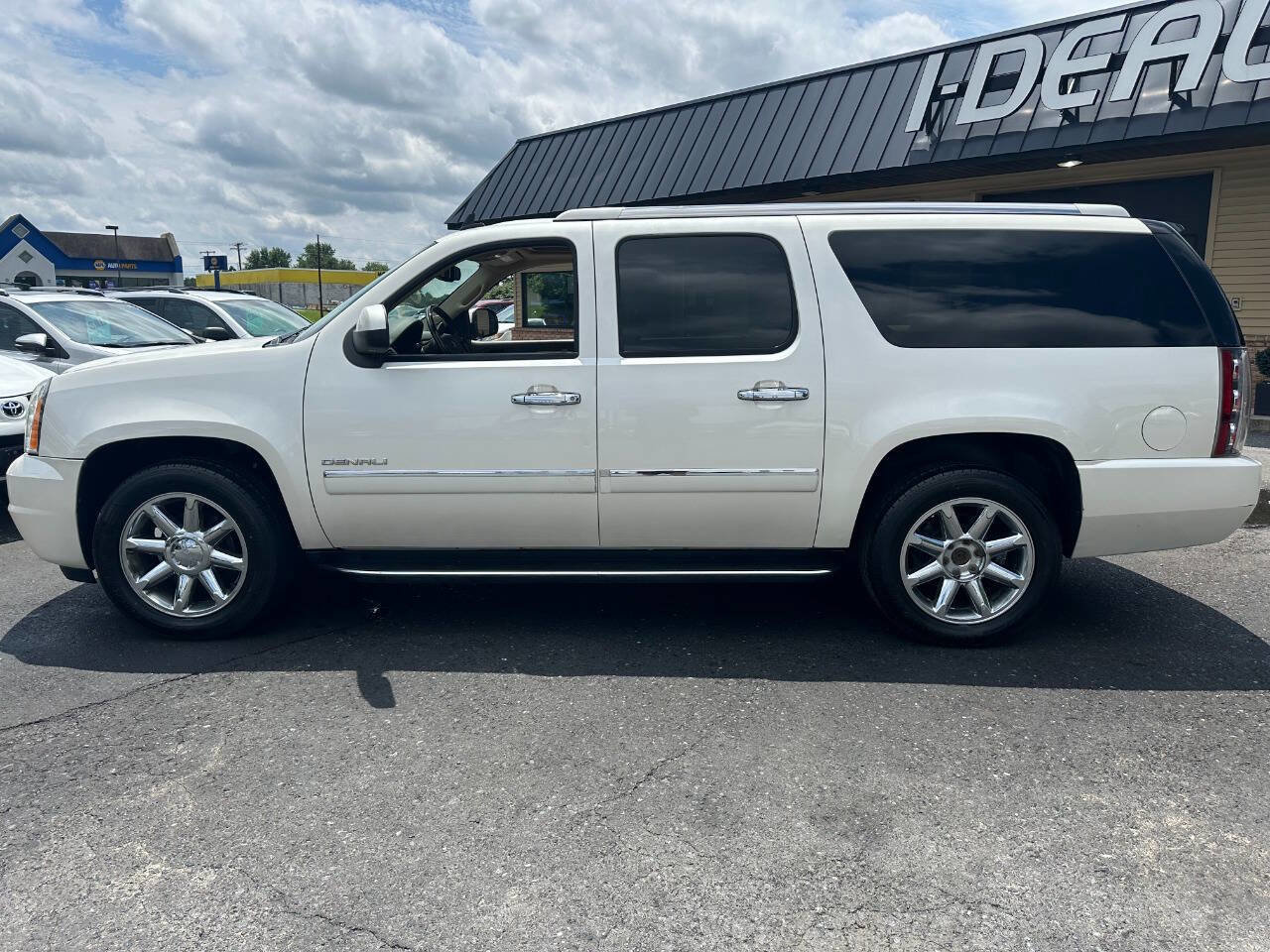Used 2011 GMC Yukon XL Denali AWD/4WD image 8