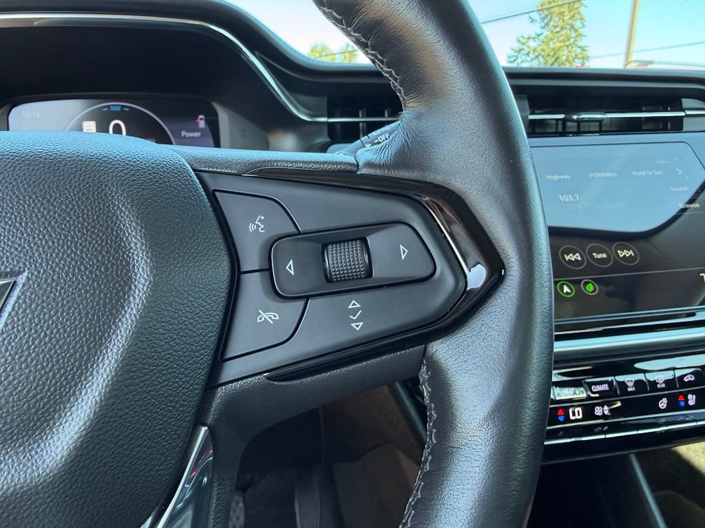 Used 2023 Chevrolet Bolt EUV Premier w/ Sun & Sound Package FWD image 24