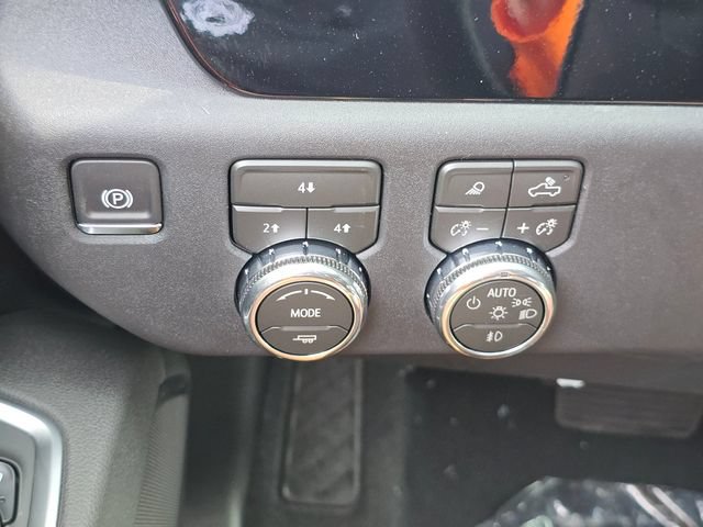 New 2026 GMC Sierra 2500 SLE AWD/4WD image 5