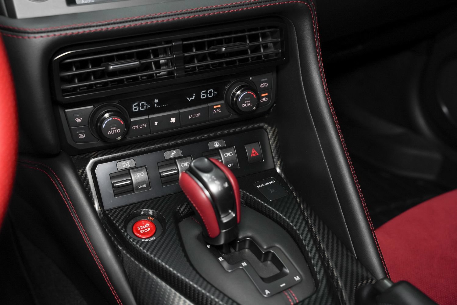 Used 2018 Nissan GT-R NISMO AWD/4WD image 43