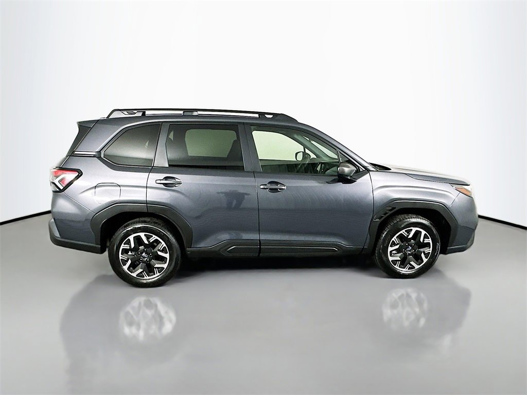 Used 2025 Subaru Forester Premium image 13