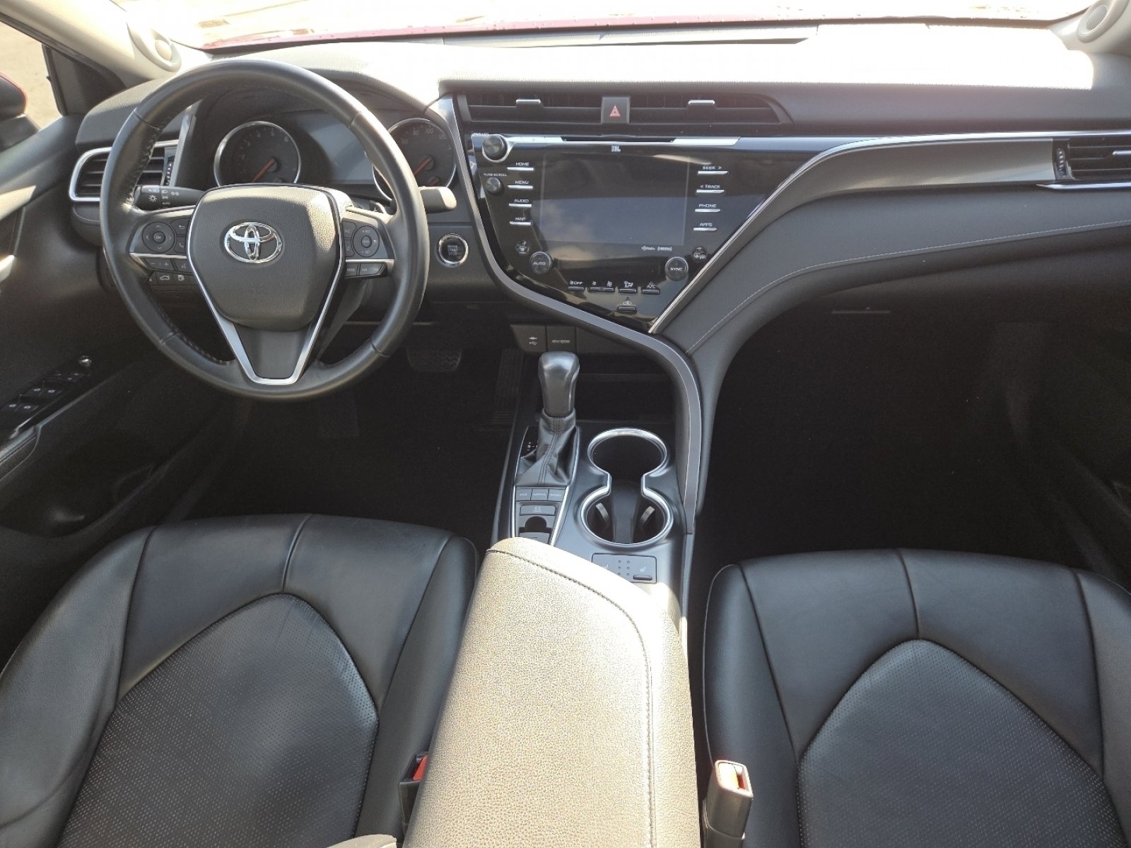 Used 2018 Toyota Camry XSE image 24