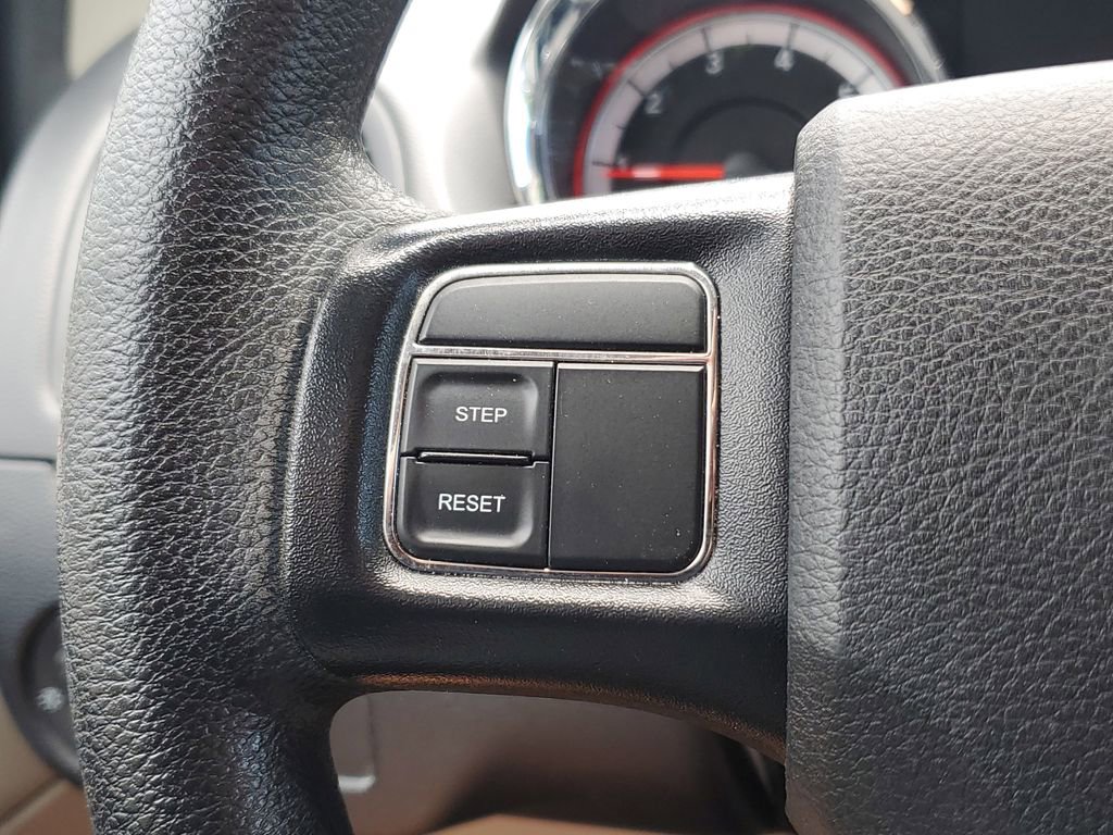 Used 2019 Dodge Grand Caravan SE FWD image 22