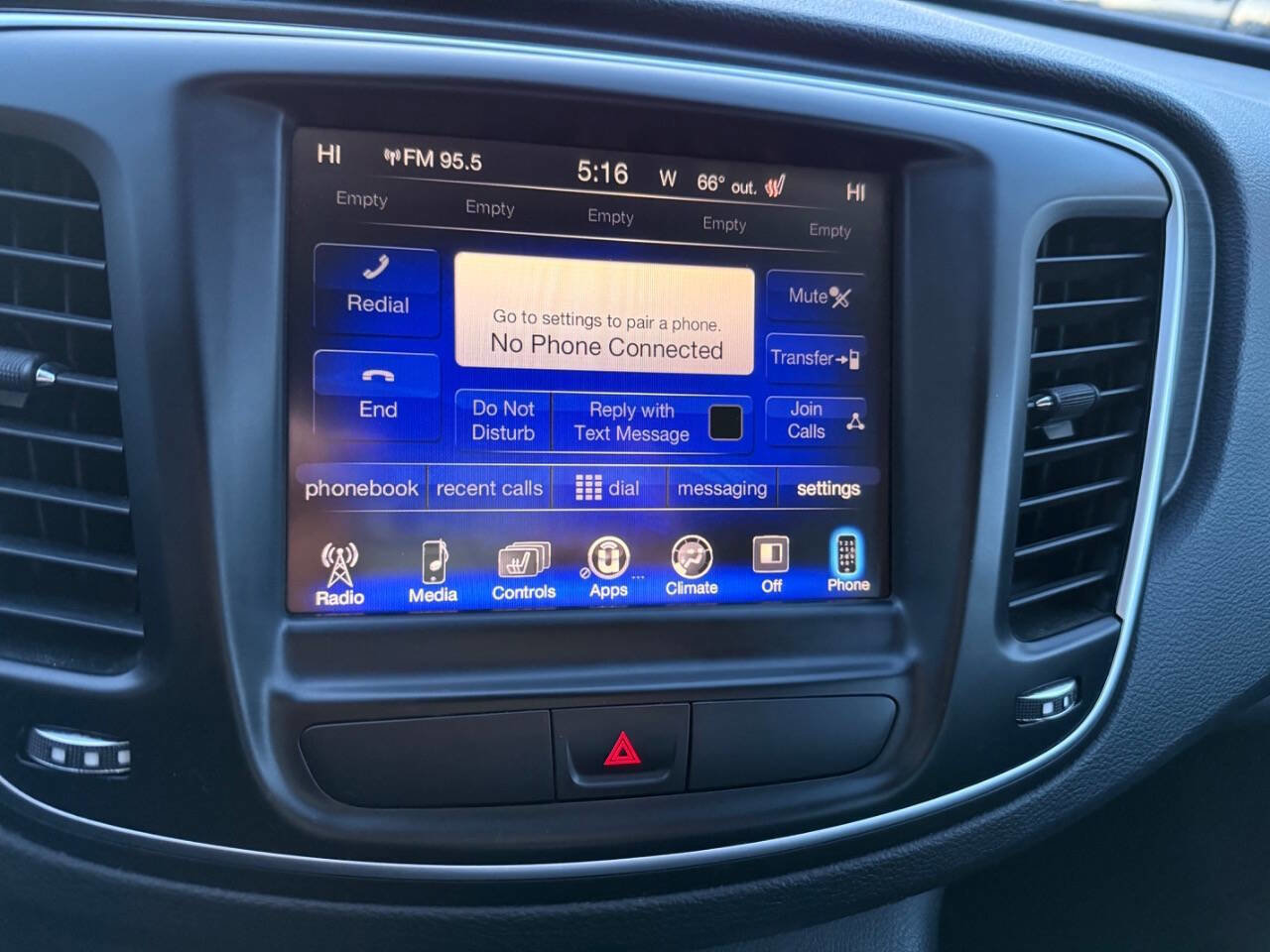 Used 2015 Chrysler 200 Limited w/ Convenience Group image 19