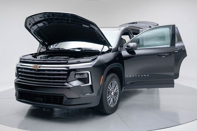 New 2026 Chevrolet Traverse LT w/ Enhanced Driving Package image 18