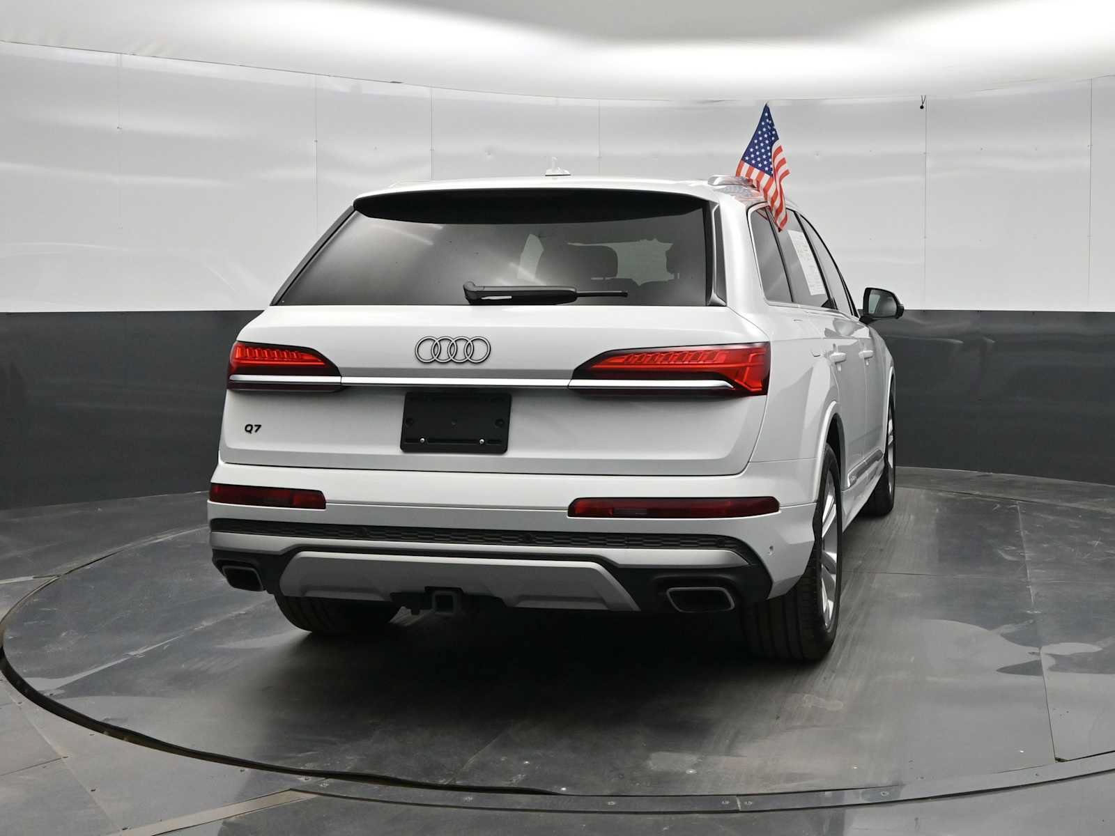 Used 2025 Audi Q7 3.0T Prestige w/ Prestige Package AWD/4WD image 6