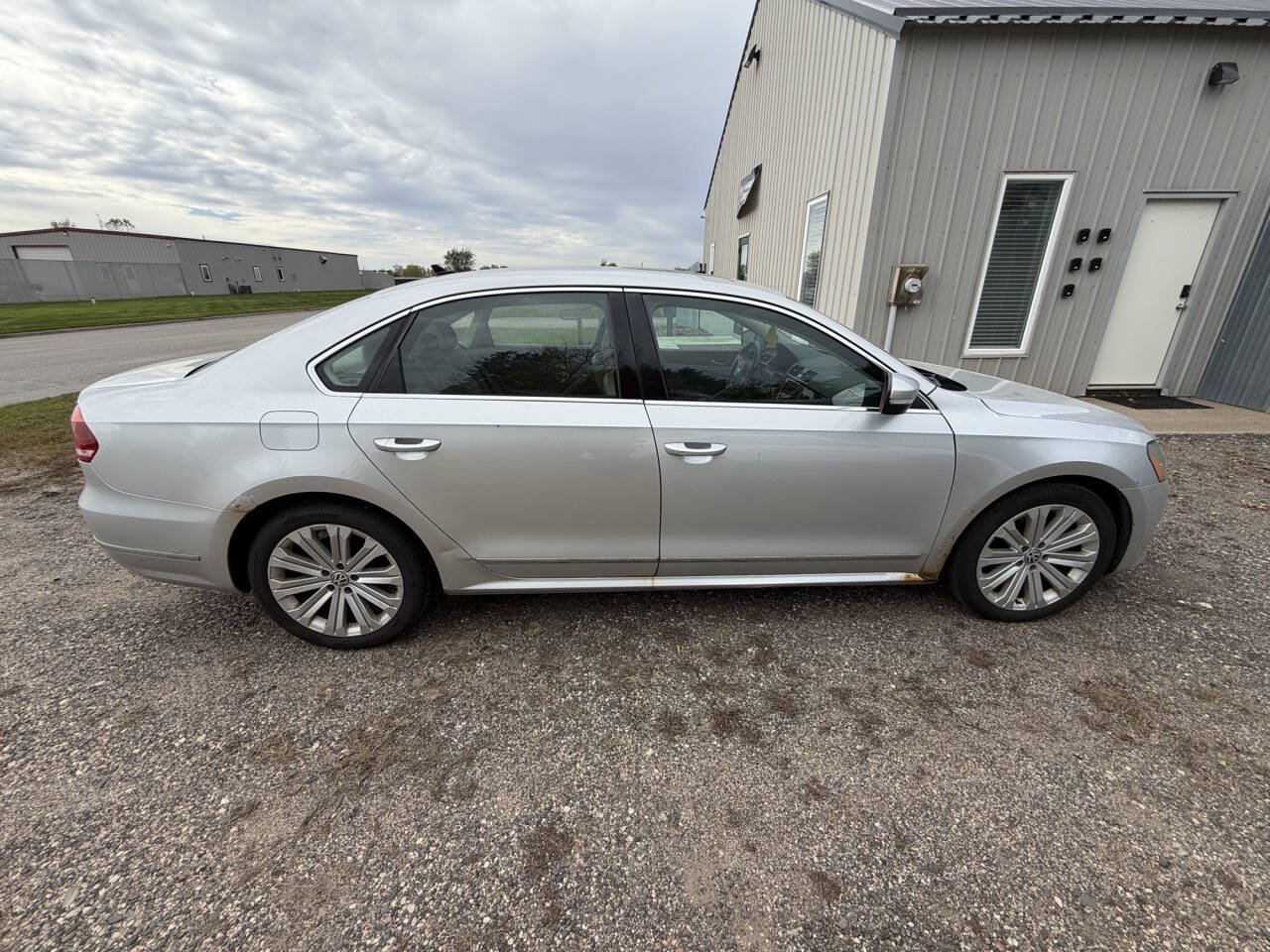 Used 2013 Volkswagen Passat 2.5 SEL Premium FWD image 6