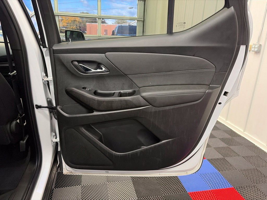 Used 2023 Chevrolet Traverse LT w/ LPO, Floor Liner Package AWD/4WD image 22