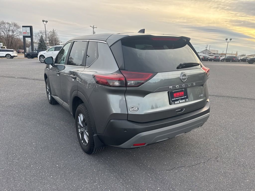 Used 2023 Nissan Rogue S image 3