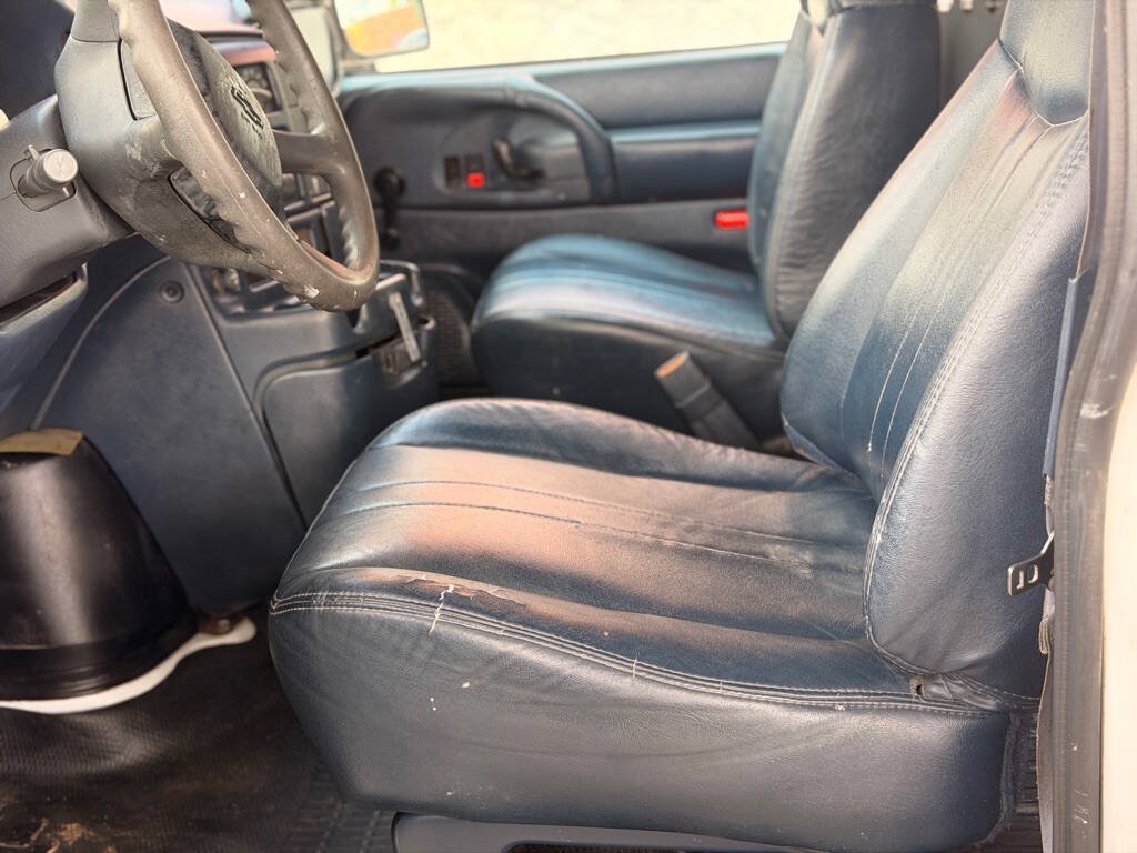 Used 2002 Chevrolet Astro RWD image 10