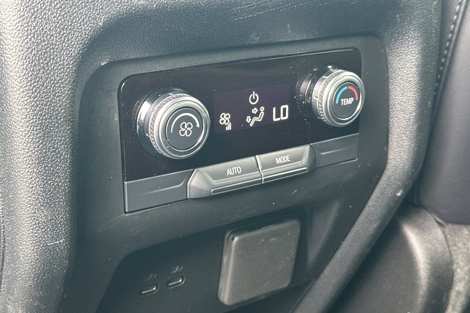 Used 2025 GMC Acadia AT4 w/ LPO, Floor Liner Package image 39