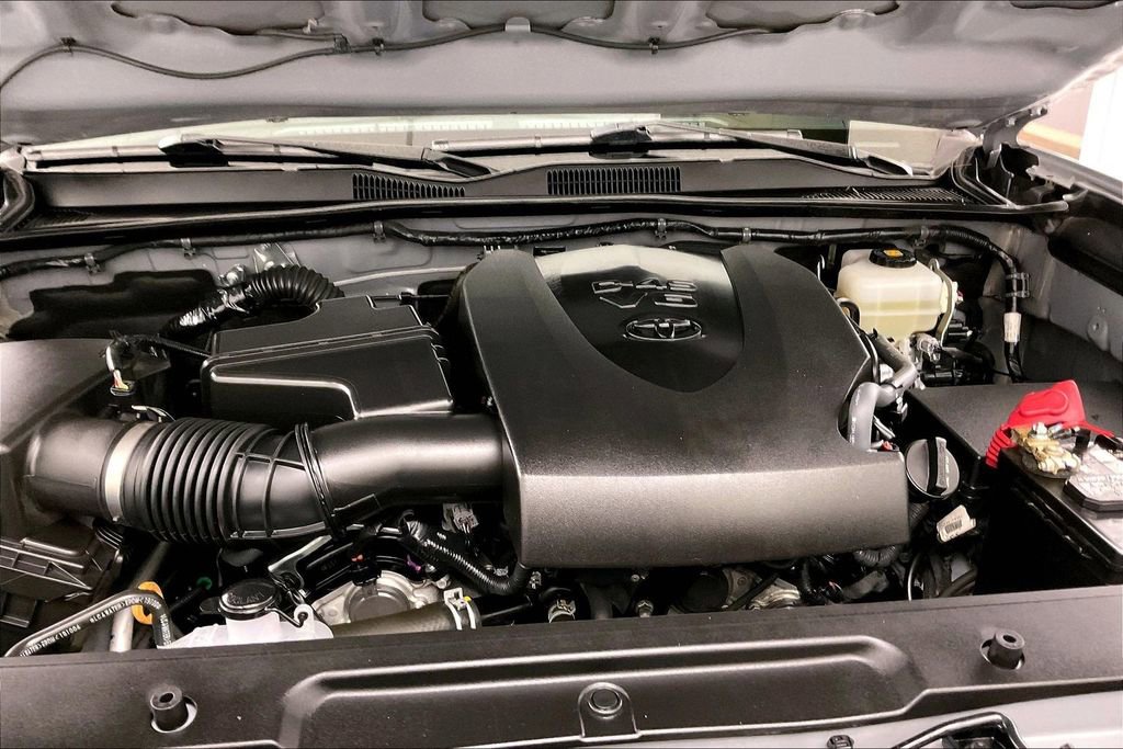 Used 2020 Toyota Tacoma TRD Off-Road w/ Technology Package AWD/4WD image 25