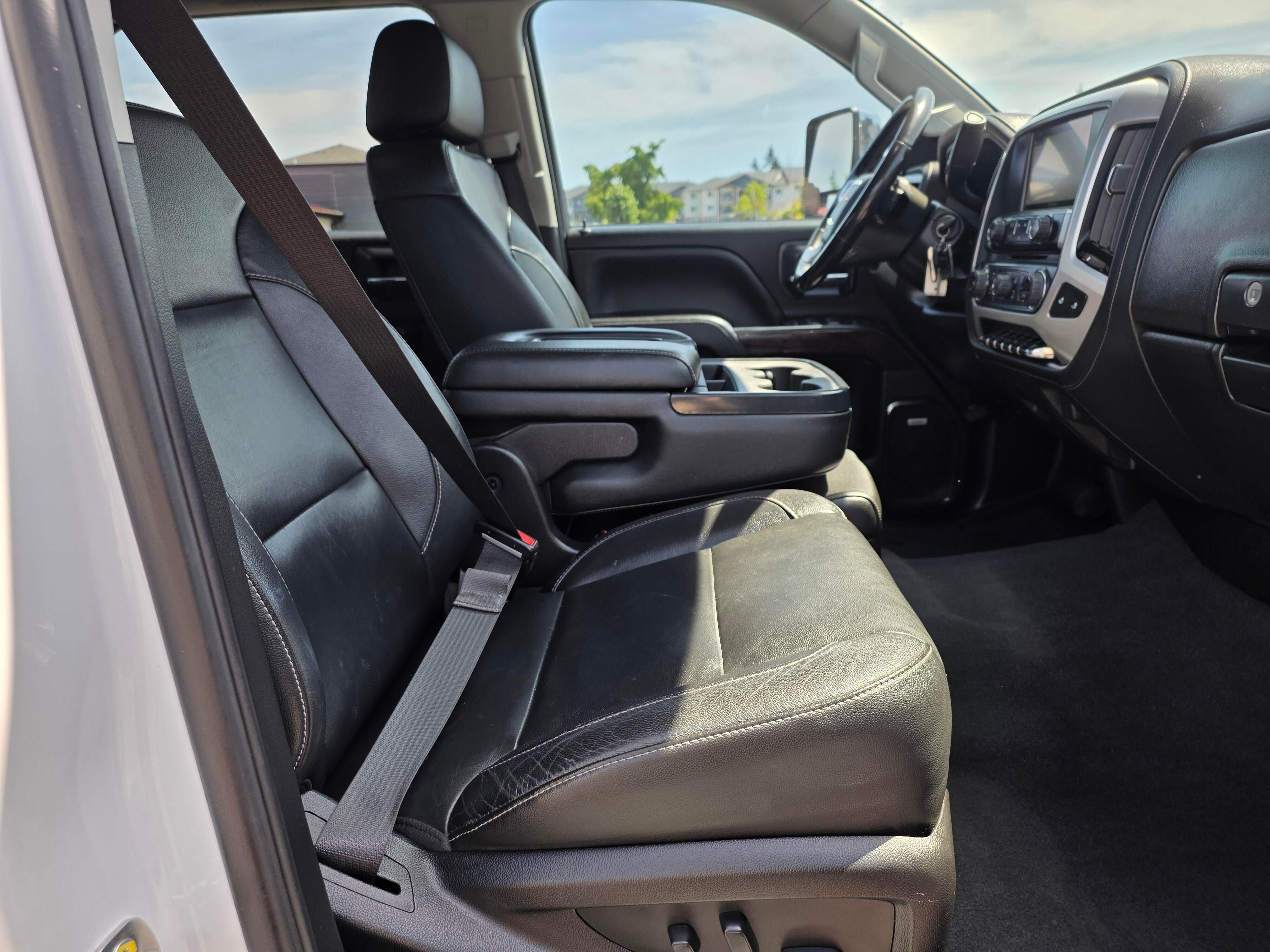 Used 2019 GMC Sierra 2500 SLT w/ Duramax Plus Package AWD/4WD image 28