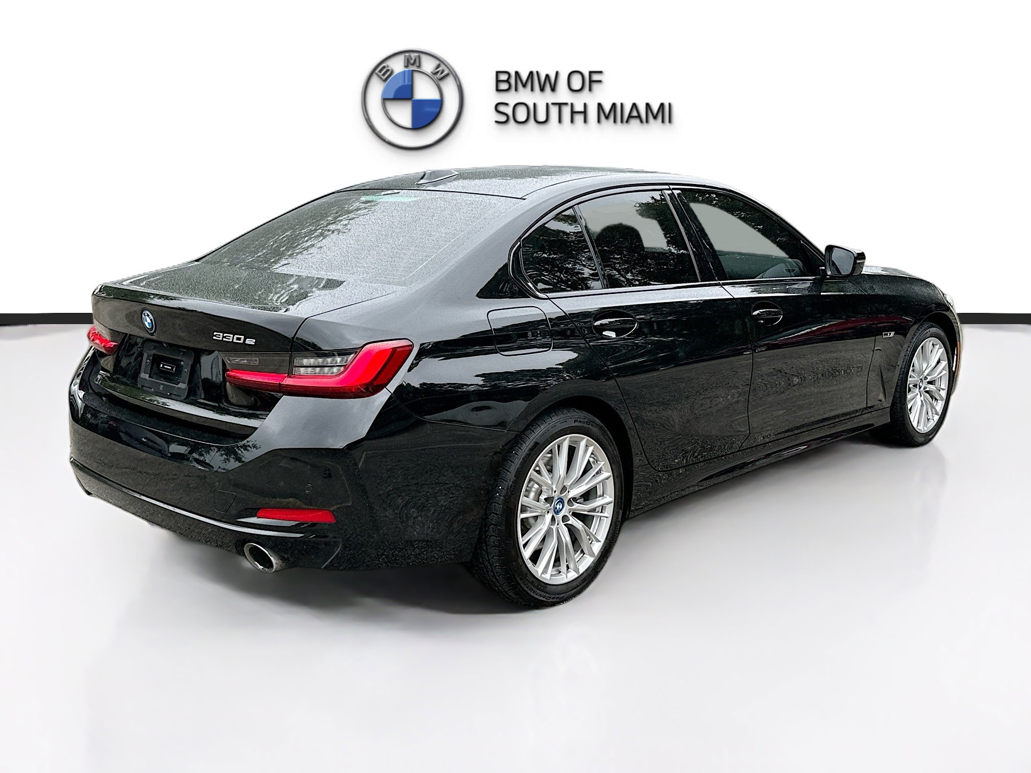 Used 2023 BMW 330e 330e w/ Premium Package image 7
