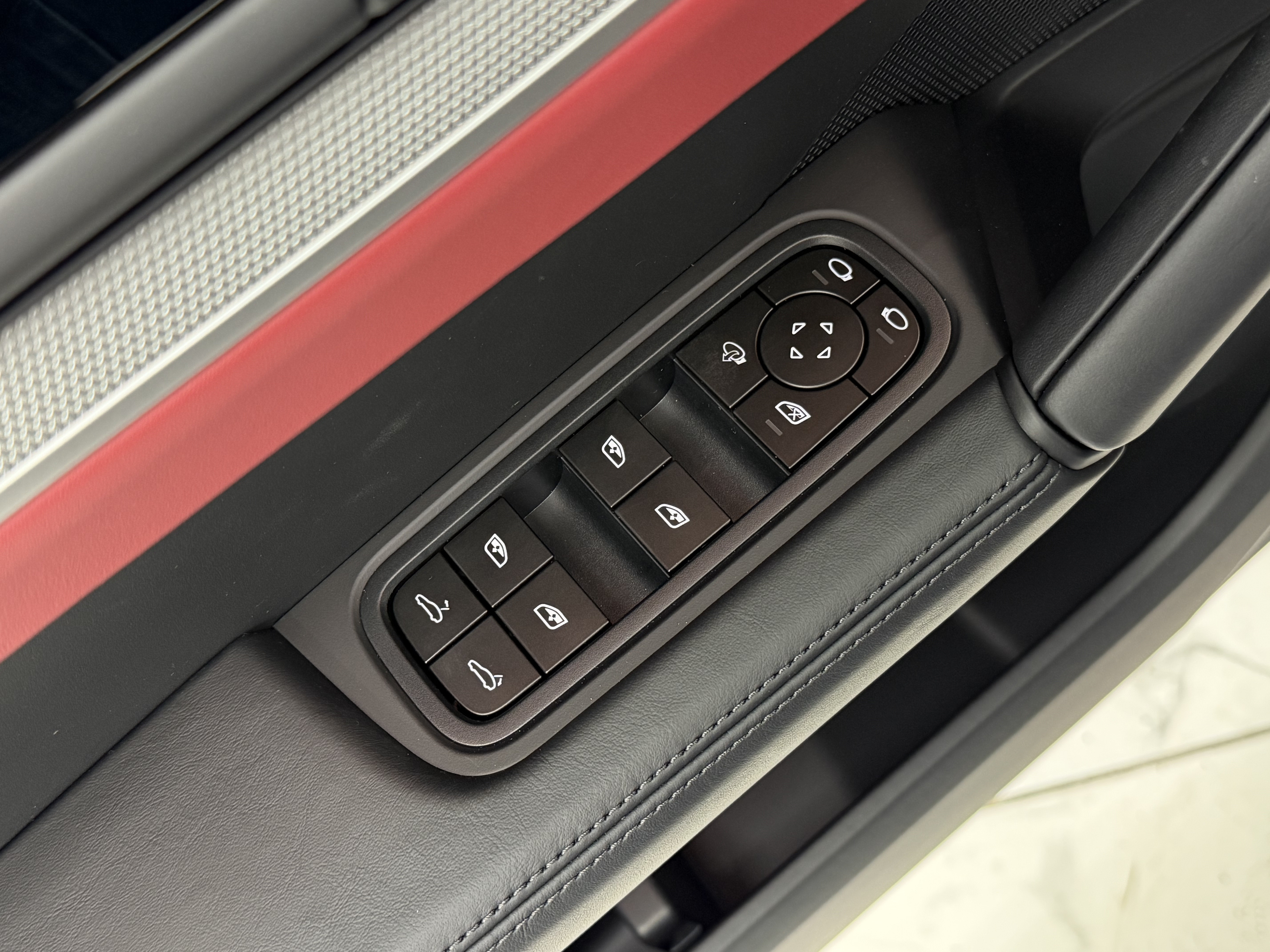 New 2026 Porsche Cayenne AWD/4WD image 28