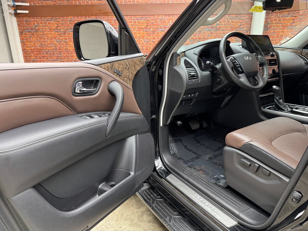 Used 2023 INFINITI QX80 Premium Select w/ Cargo Package AWD/4WD image 10