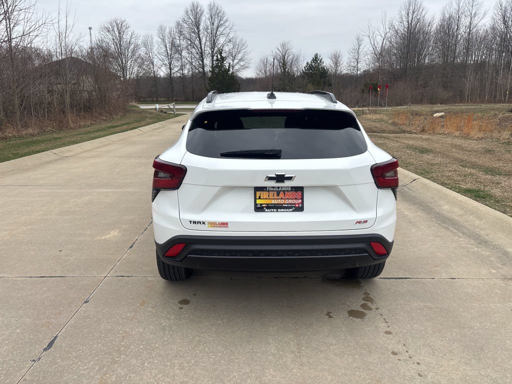 New 2026 Chevrolet Trax RS w/ Sunroof Package FWD image 8